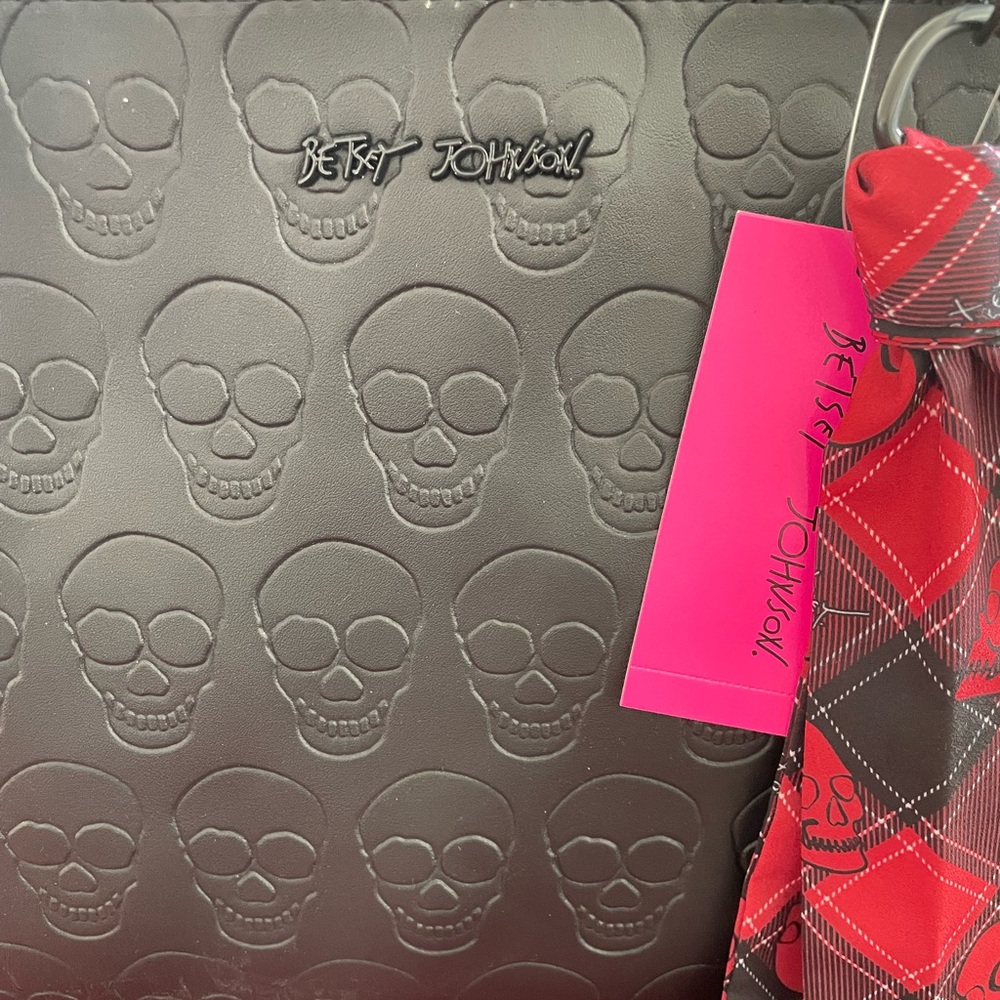 Large Betsey Johnson Charcoal Skull Embossed Bag with Red Plaid Scarf - Picture 3 of 11